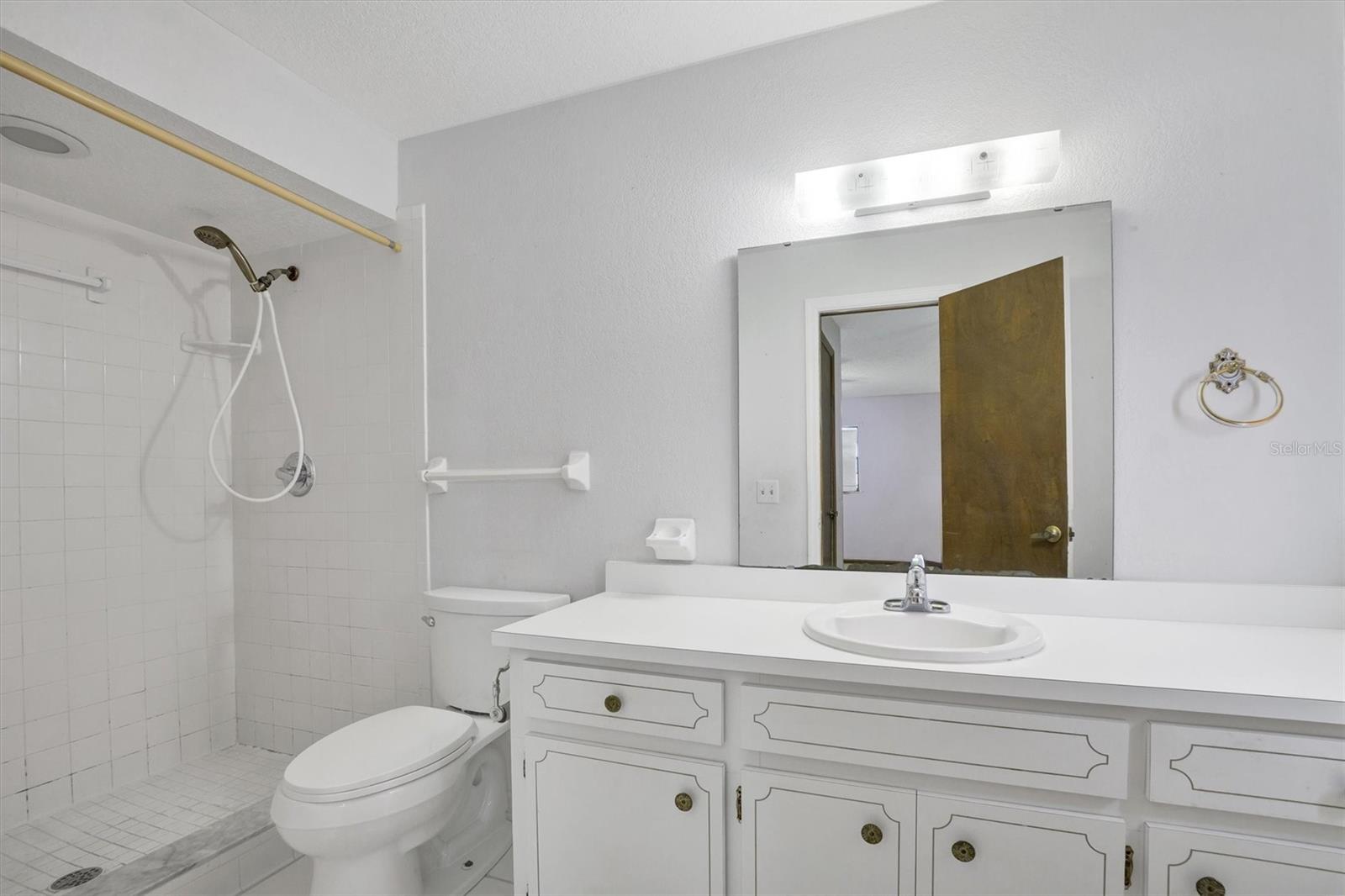 LUMBEE OAKS - Residential