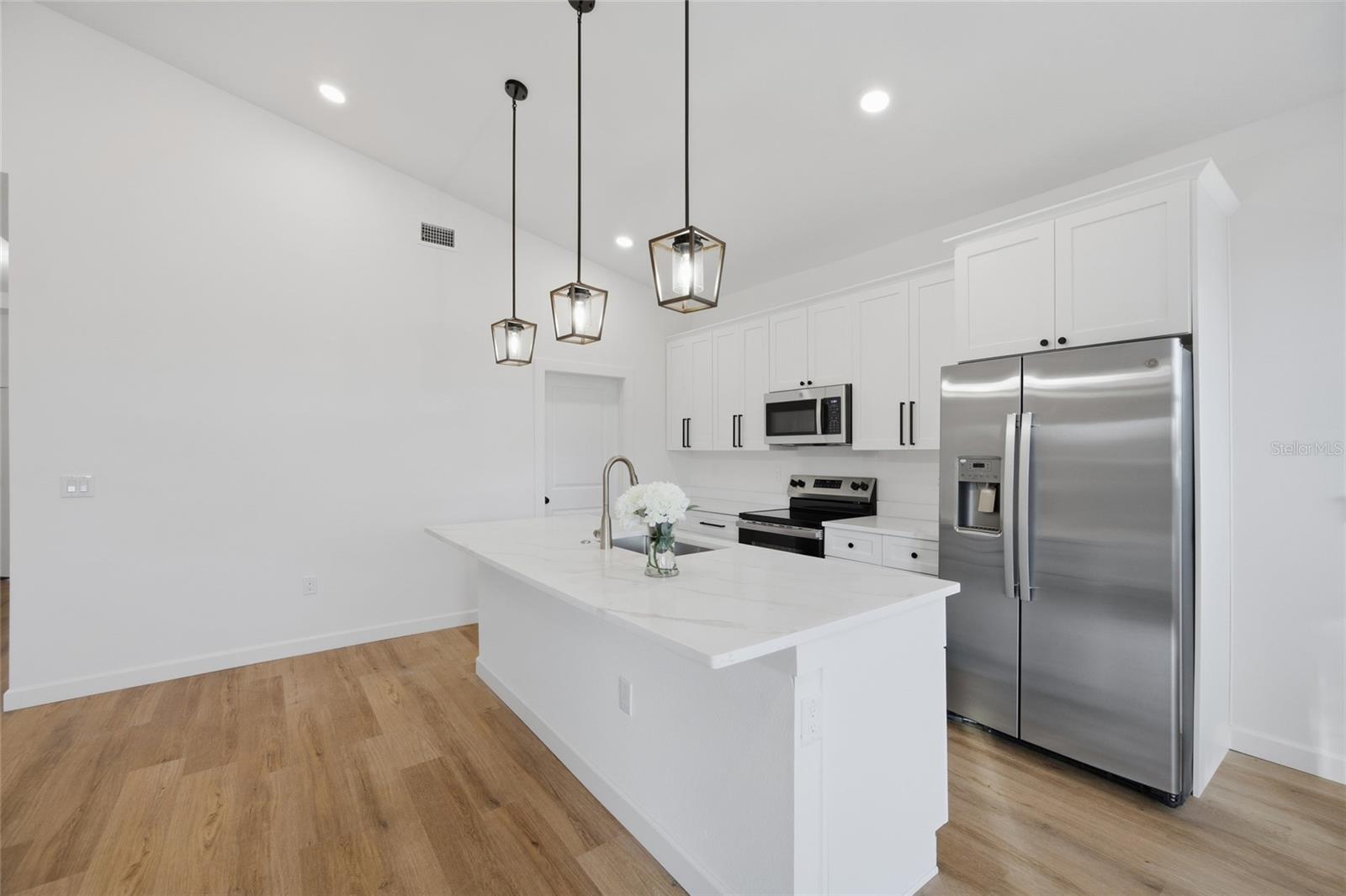 LINCOLN PARK EAST - Residential