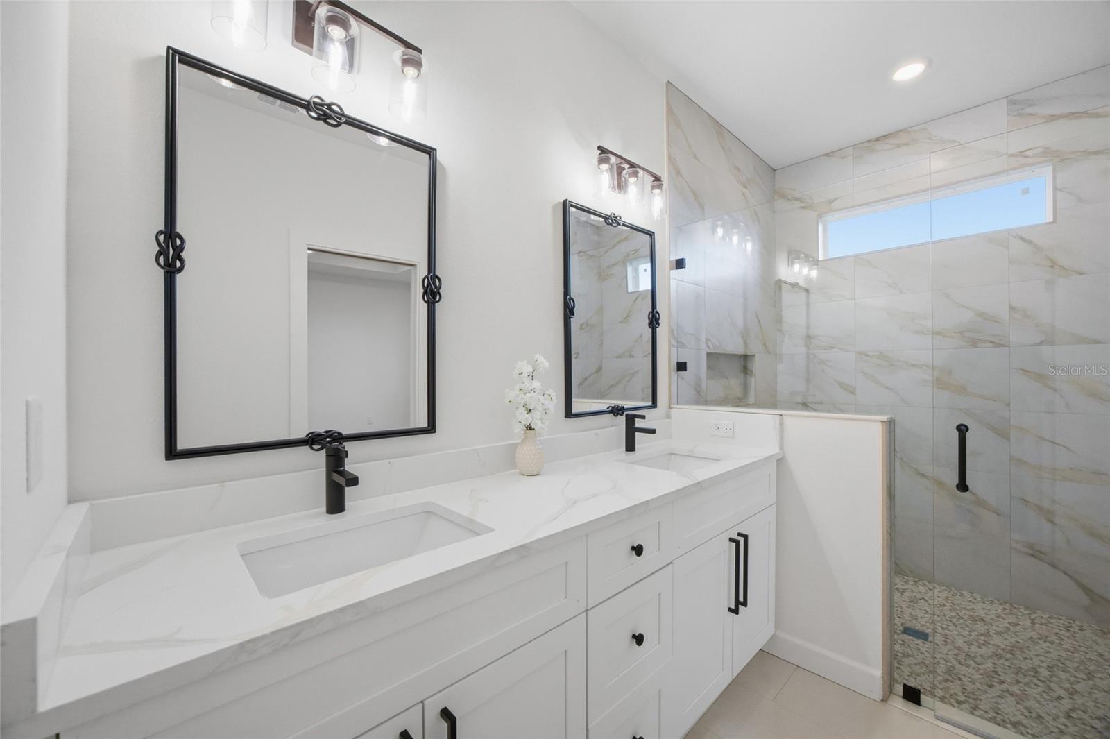 LINCOLN PARK EAST - Residential