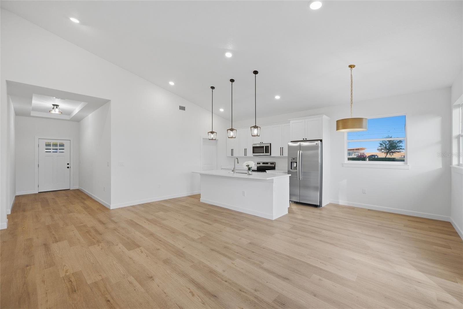 LINCOLN PARK EAST - Residential