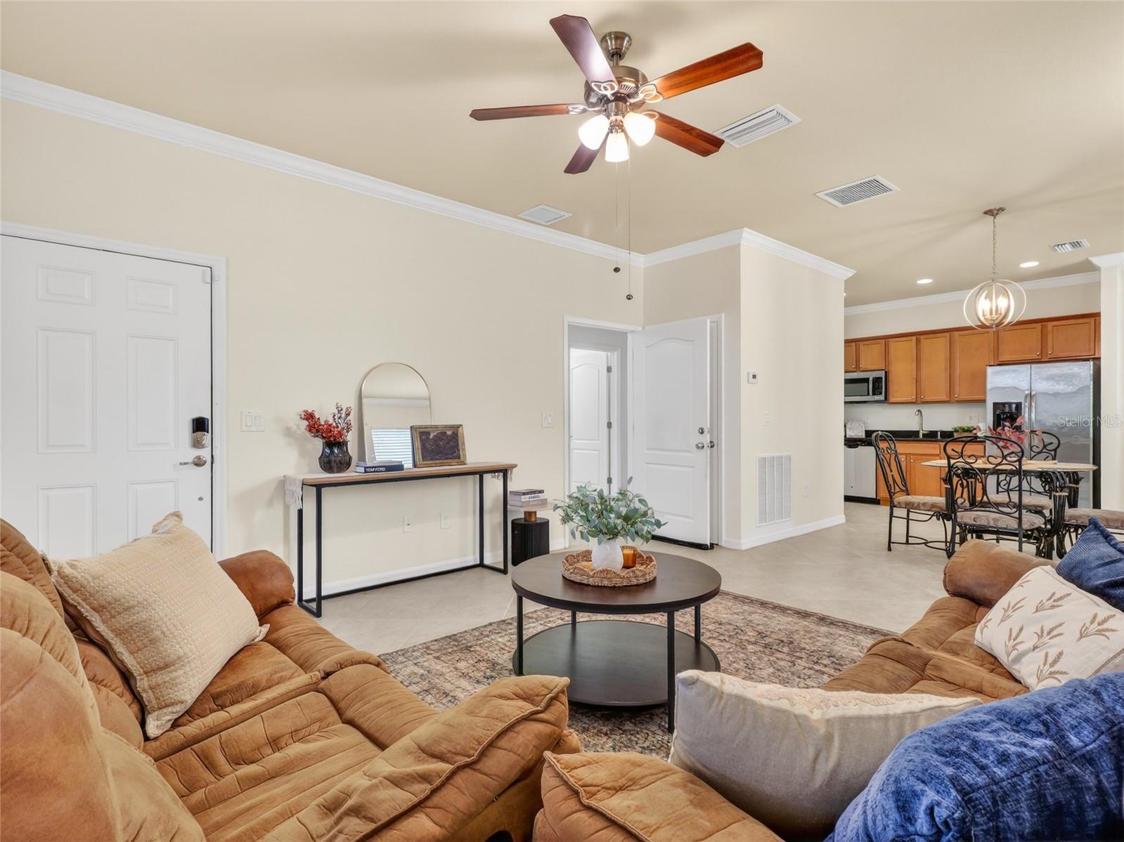 PROMENADE WEST - Residential