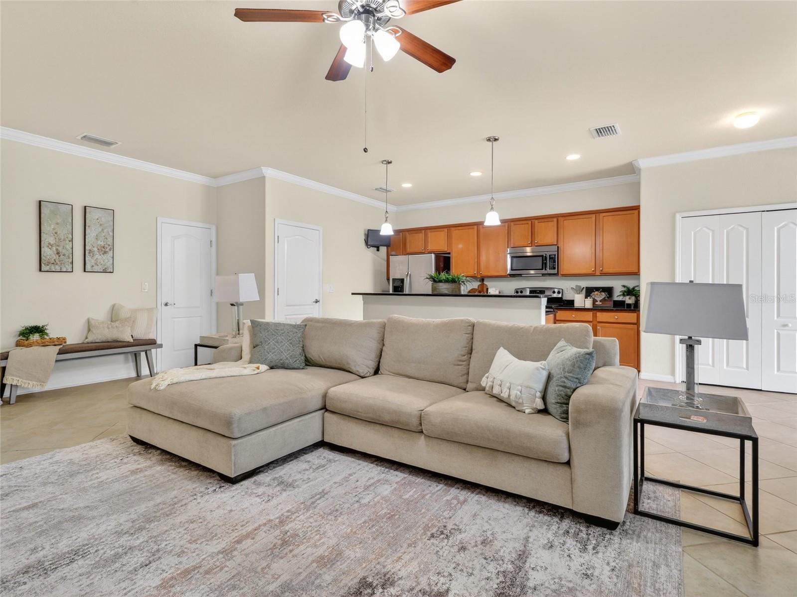 PROMENADE WEST - Residential
