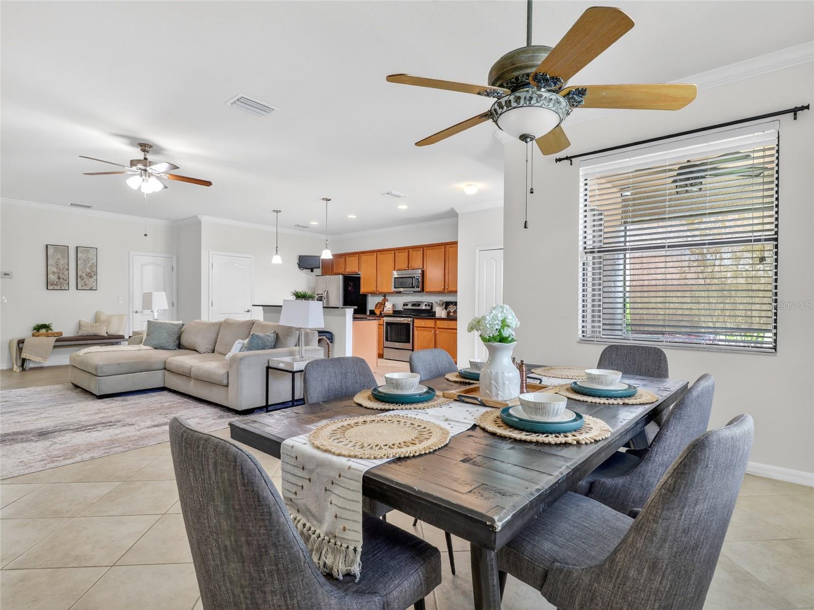 PROMENADE WEST - Residential