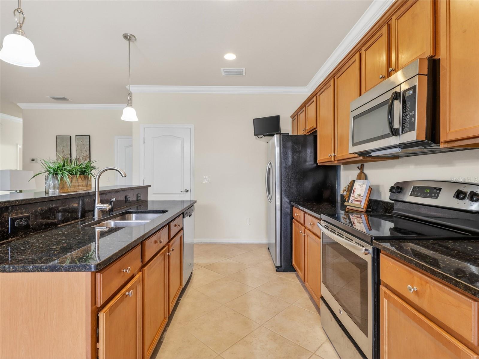 PROMENADE WEST - Residential
