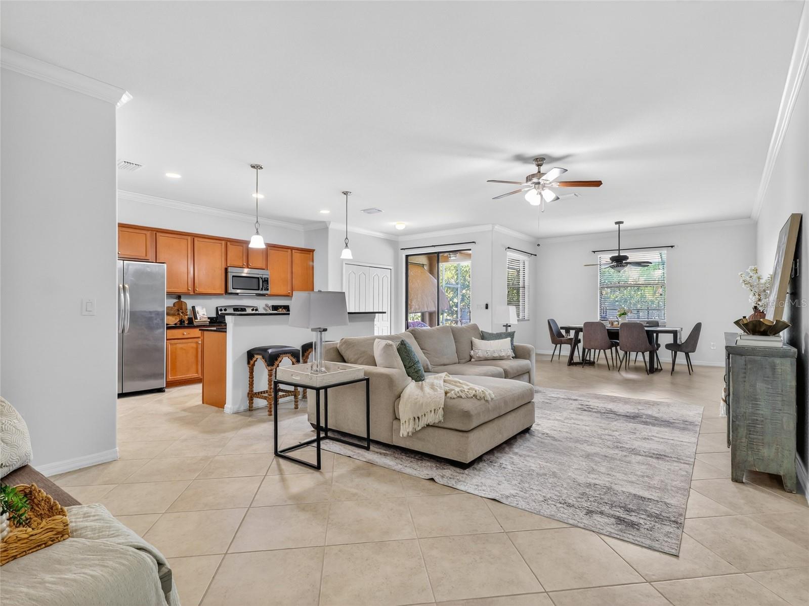 PROMENADE WEST - Residential