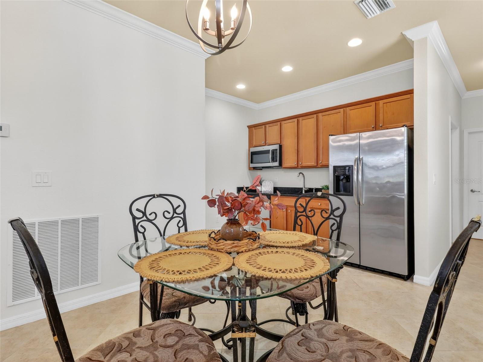 PROMENADE WEST - Residential