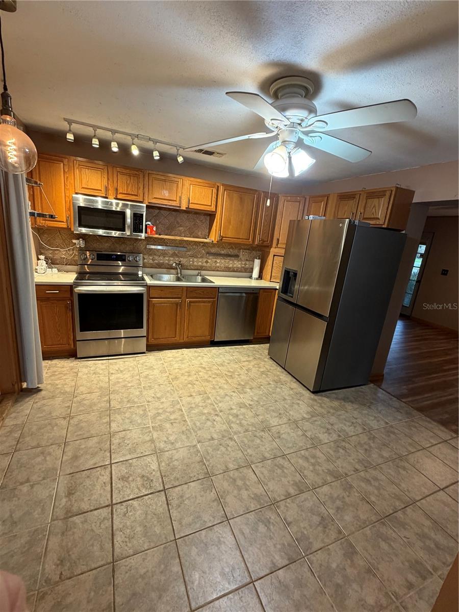 TAVARES LAKEWOOD PARK - Residential