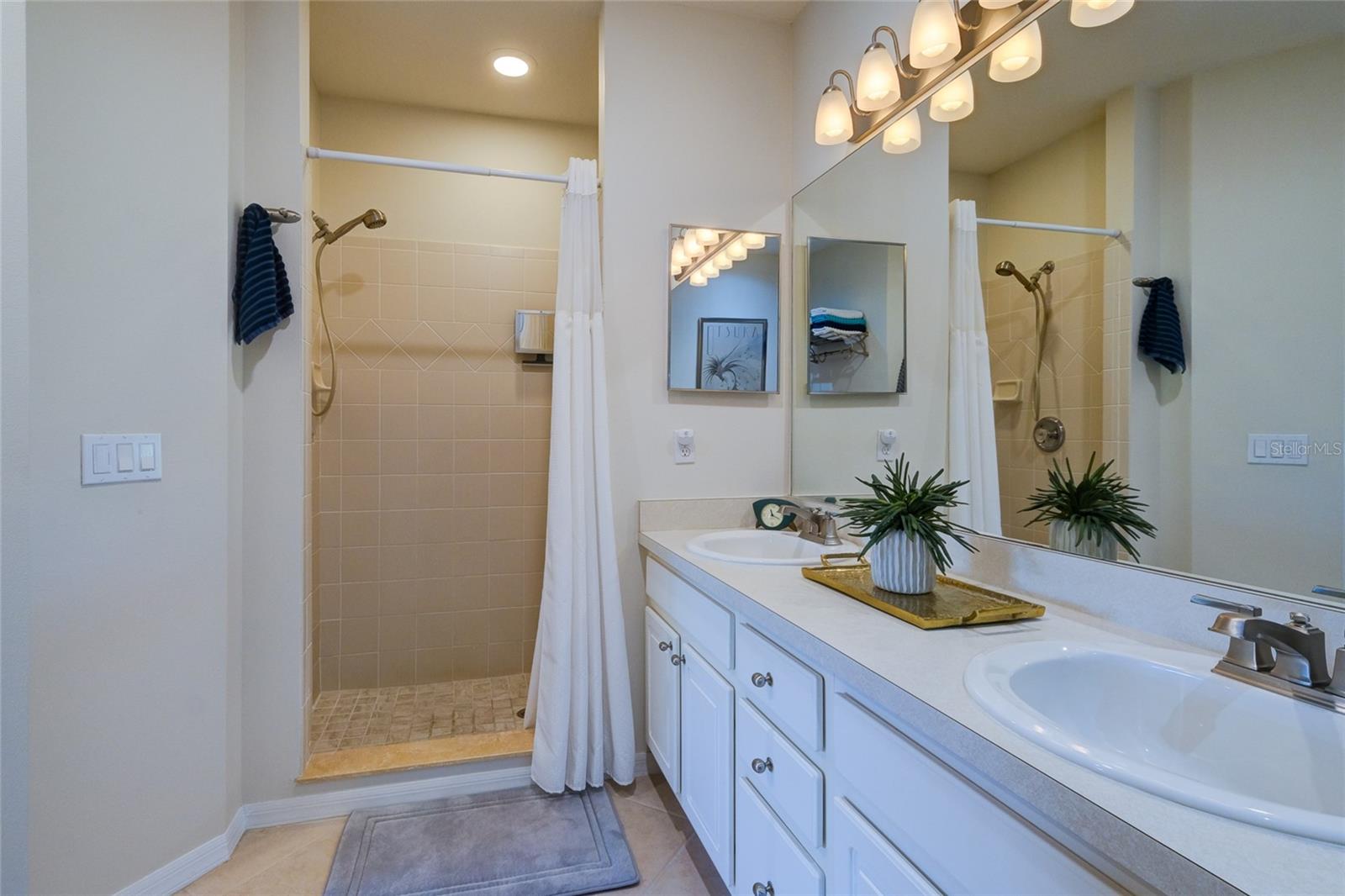BOCA GROVE - Residential