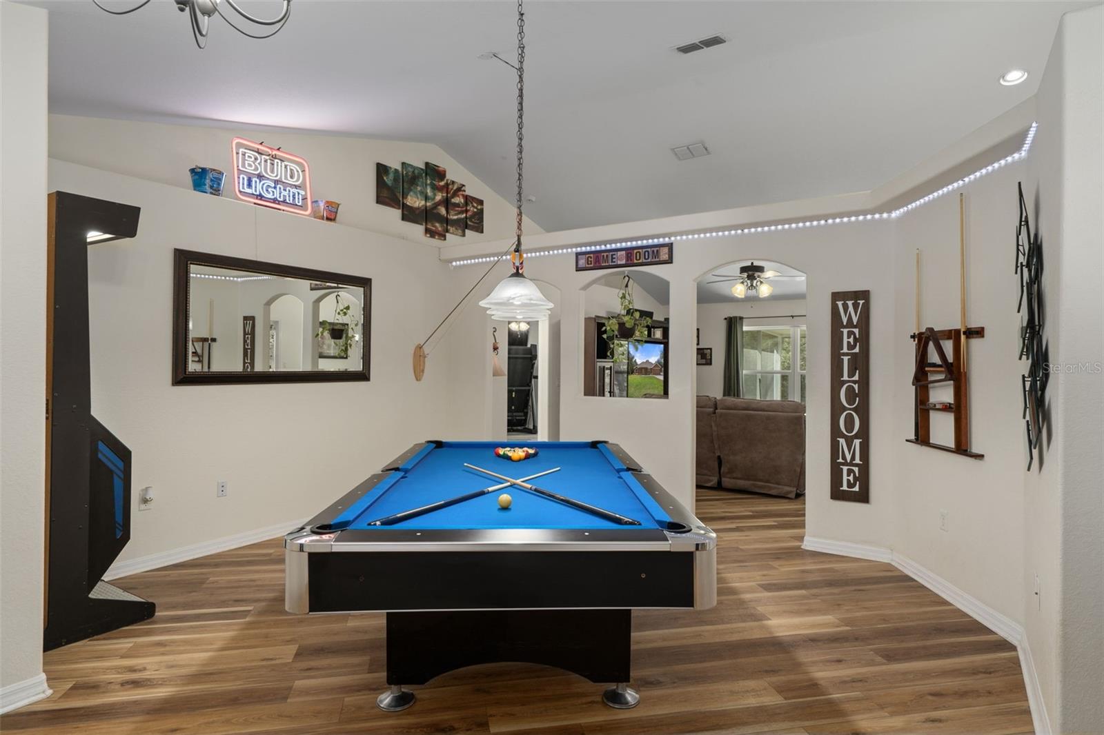 ROYAL HIGHLANDS - Residential