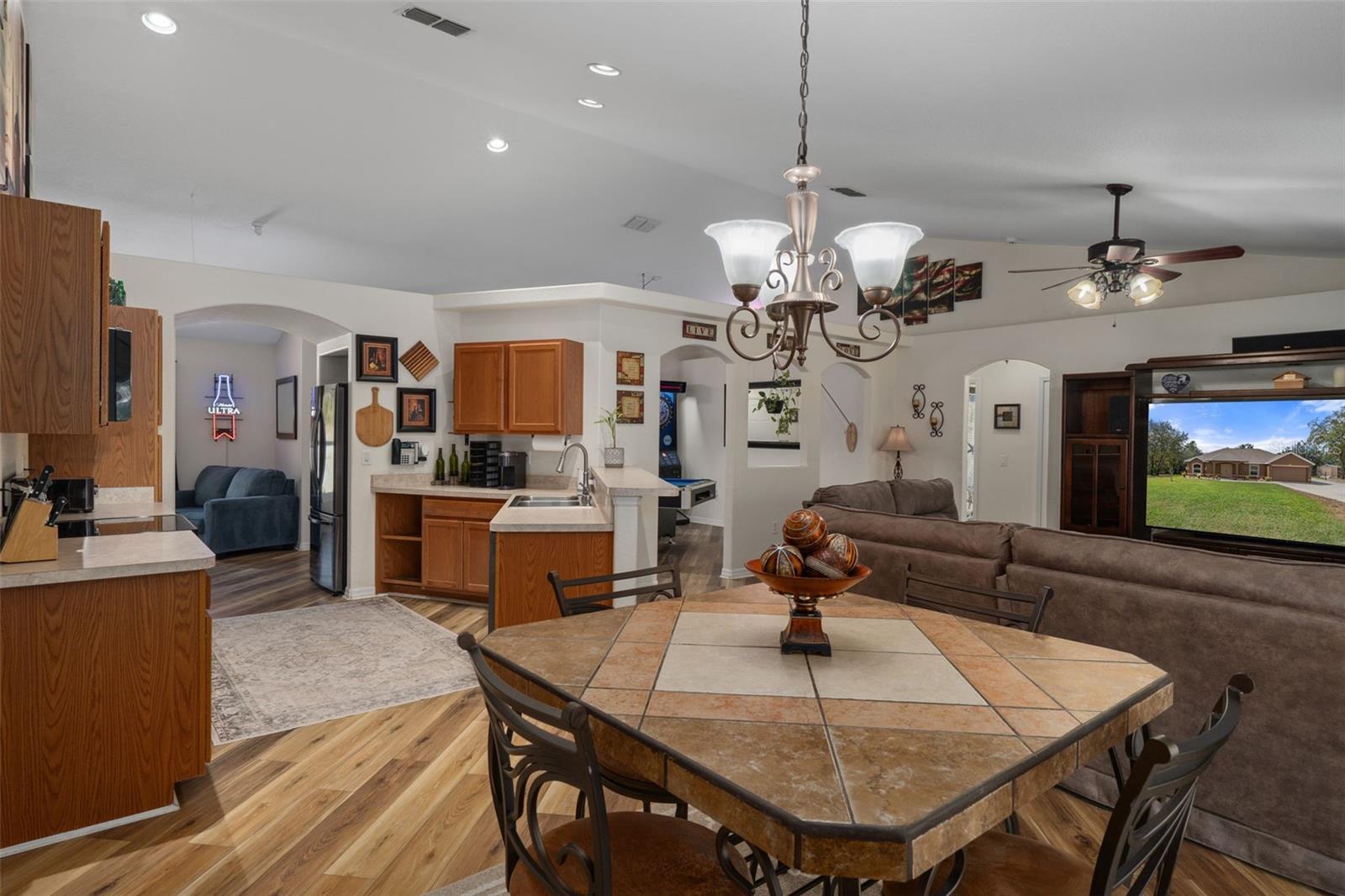 ROYAL HIGHLANDS - Residential