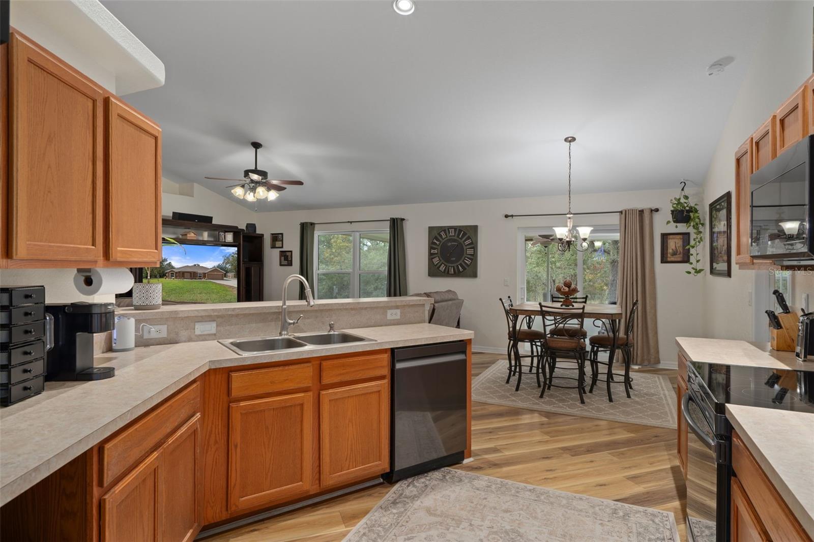 ROYAL HIGHLANDS - Residential