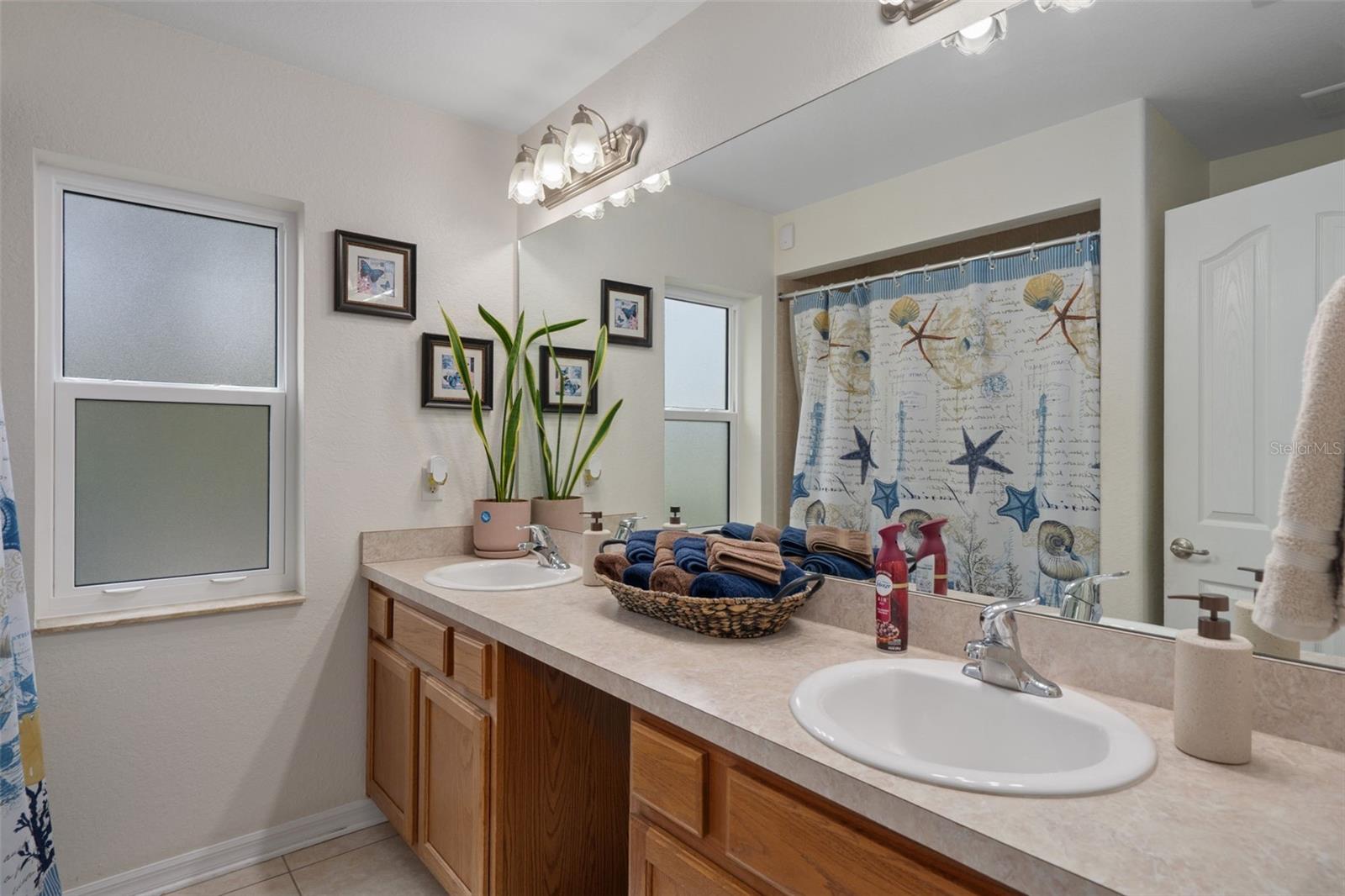 ROYAL HIGHLANDS - Residential