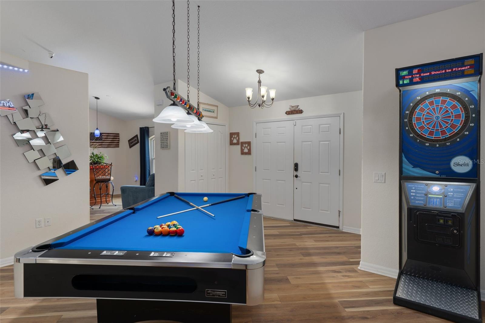 ROYAL HIGHLANDS - Residential