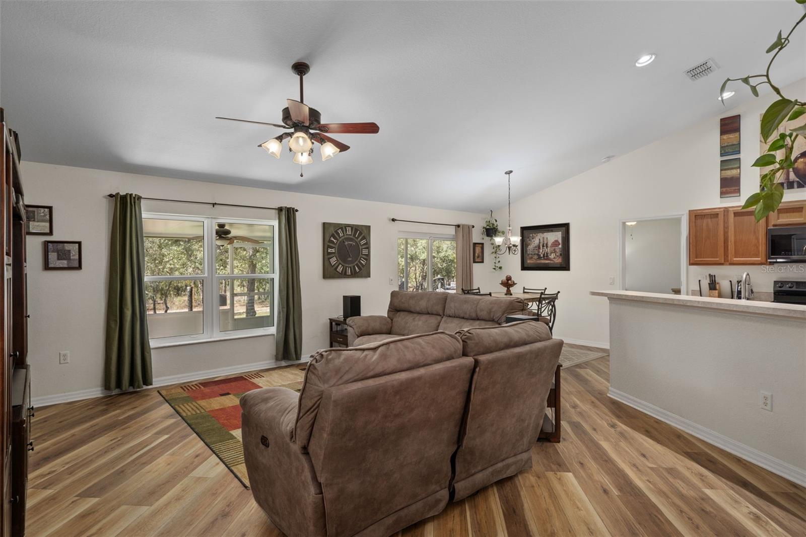 ROYAL HIGHLANDS - Residential