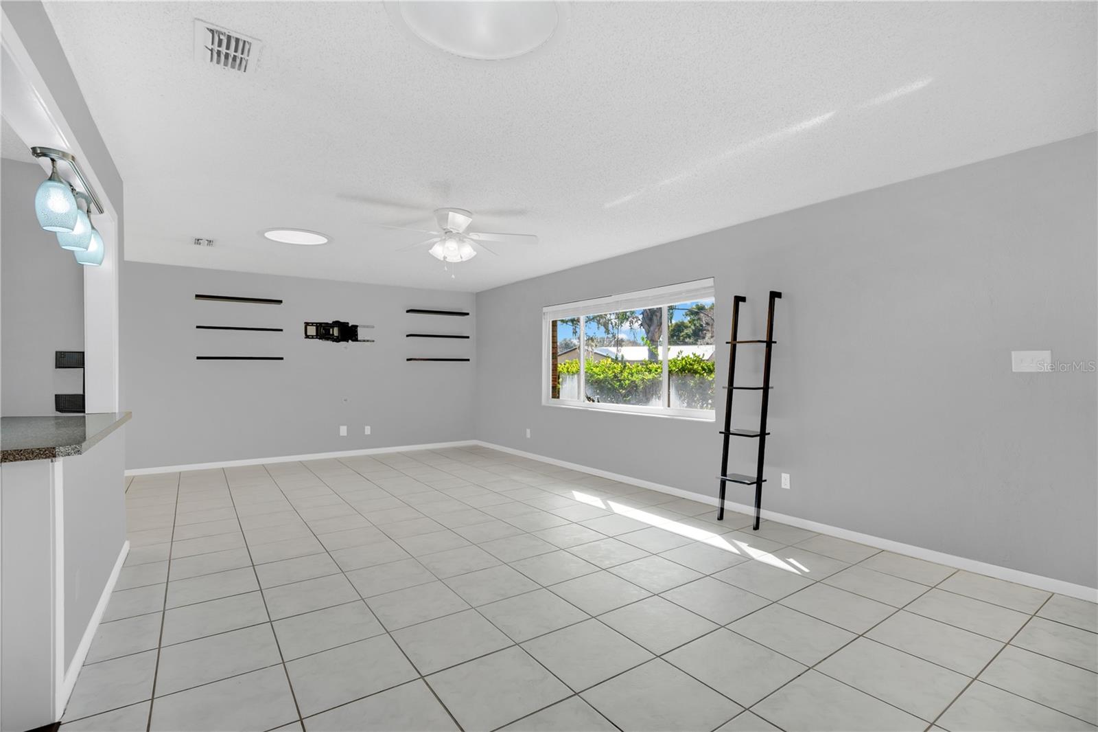 SWEEWATER HILLS UNIT 02 - Residential