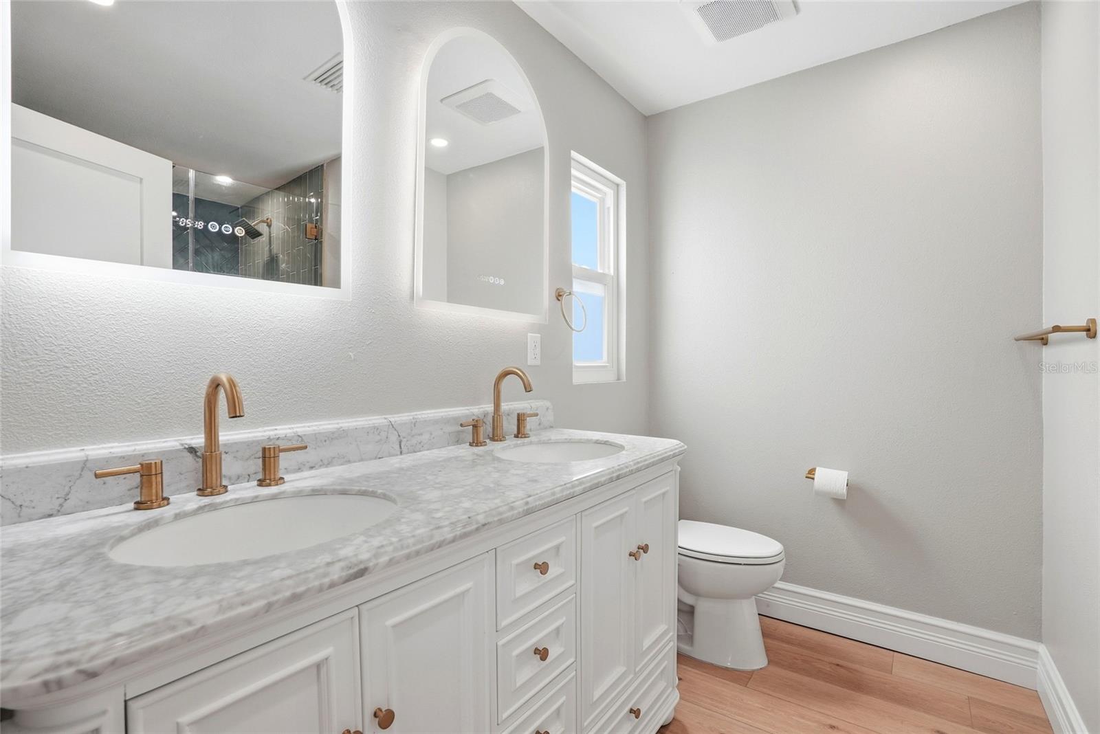 BAYOU HEIGHTS HANLONS - Residential