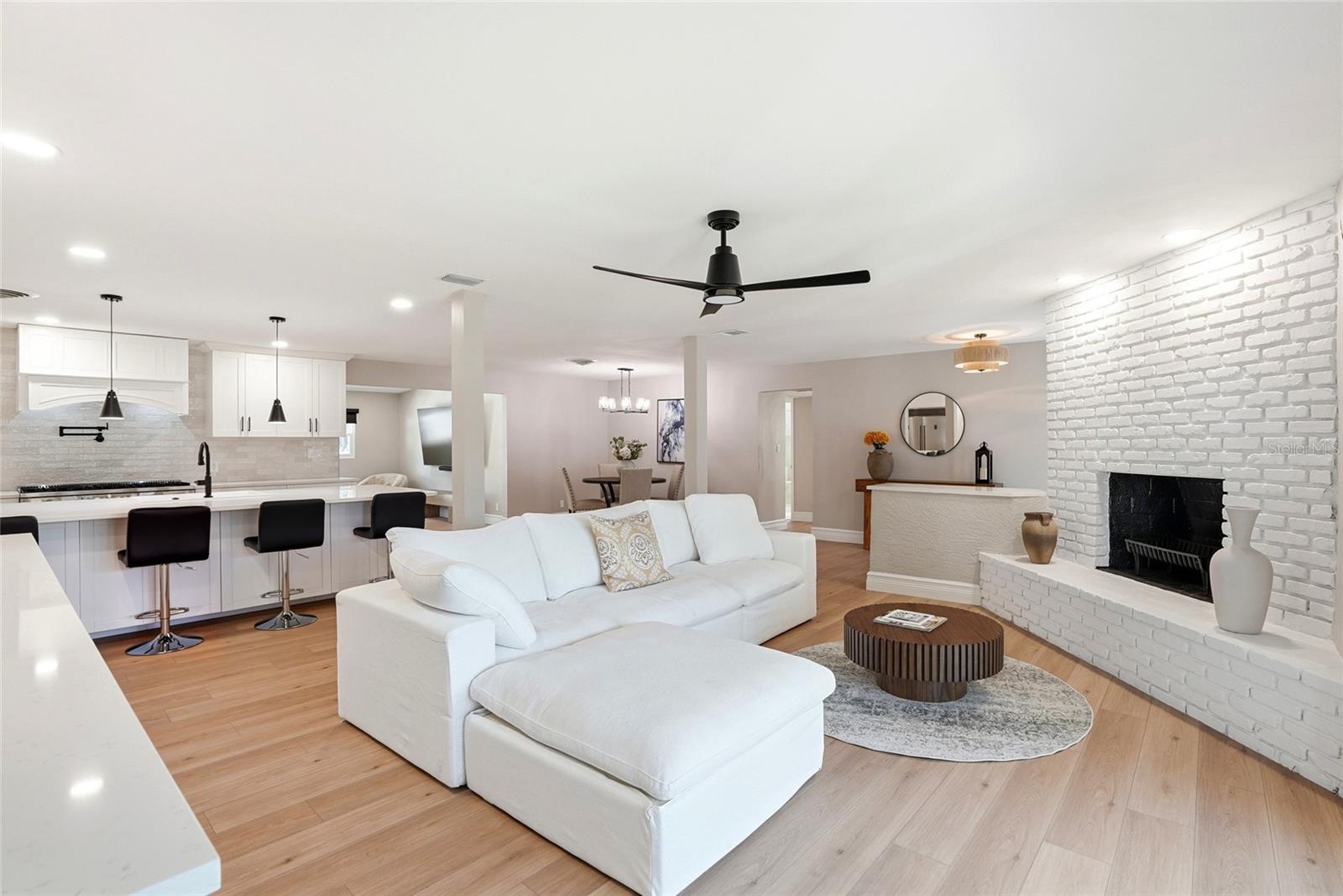 BAYOU HEIGHTS HANLONS - Residential