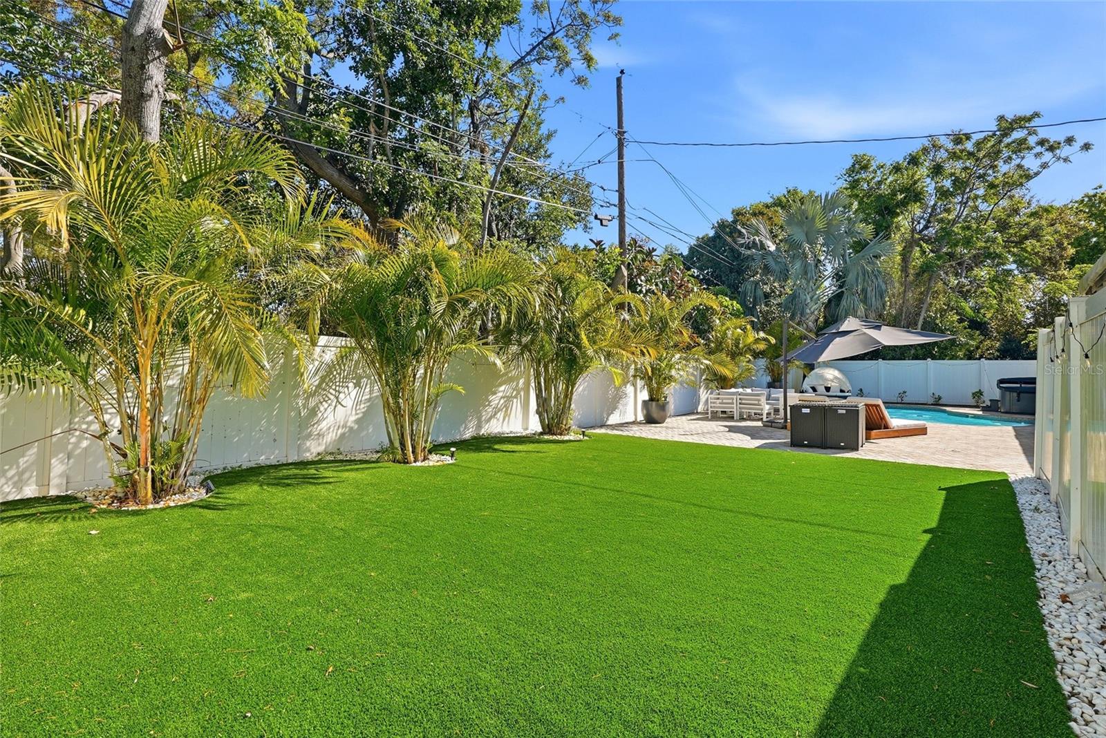 BAYOU HEIGHTS HANLONS - Residential