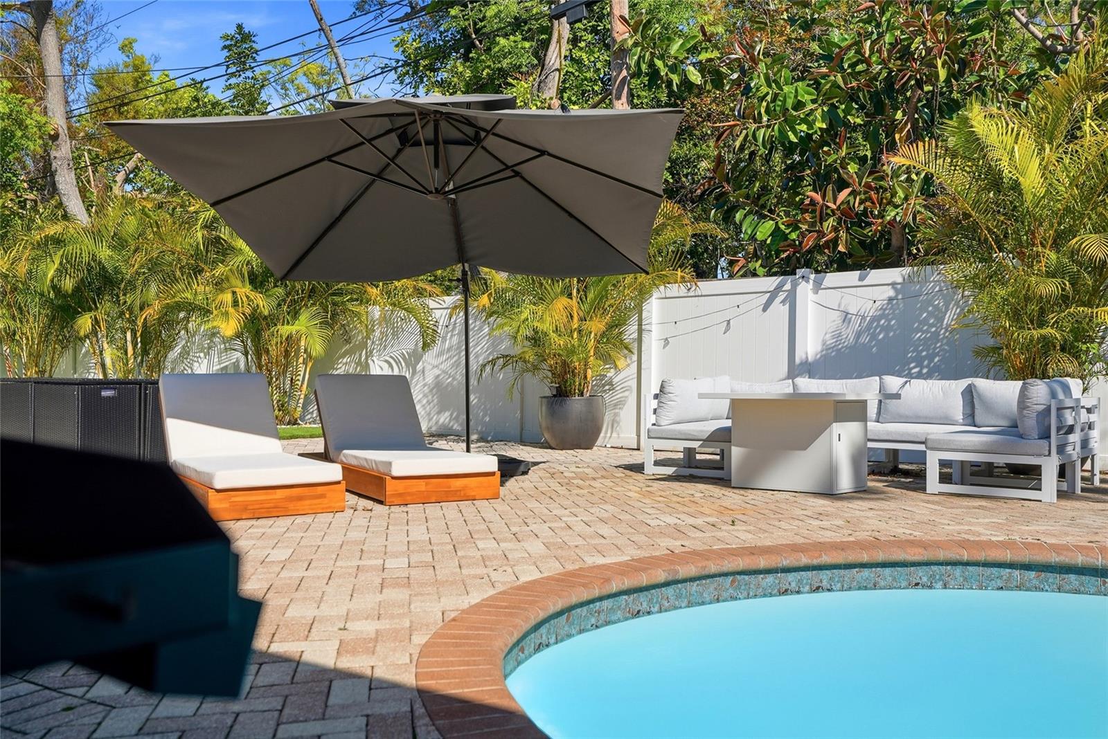 BAYOU HEIGHTS HANLONS - Residential