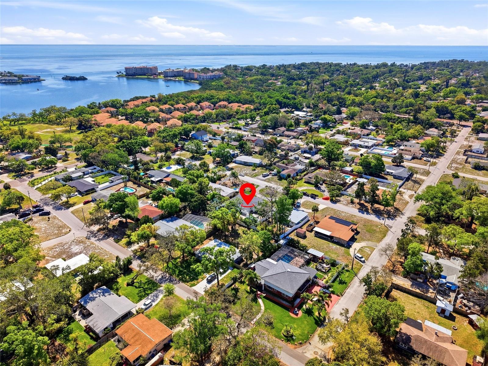 BAYOU HEIGHTS HANLONS - Residential