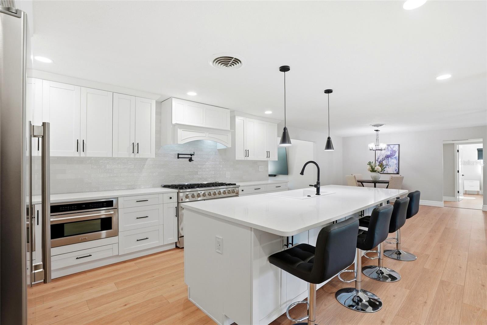 BAYOU HEIGHTS HANLONS - Residential