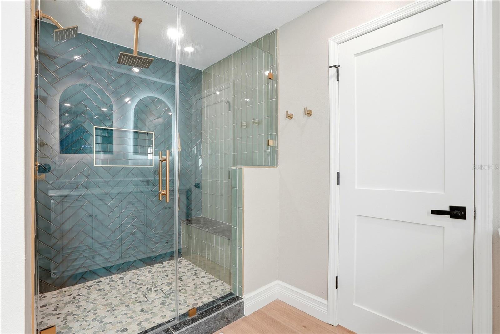 BAYOU HEIGHTS HANLONS - Residential