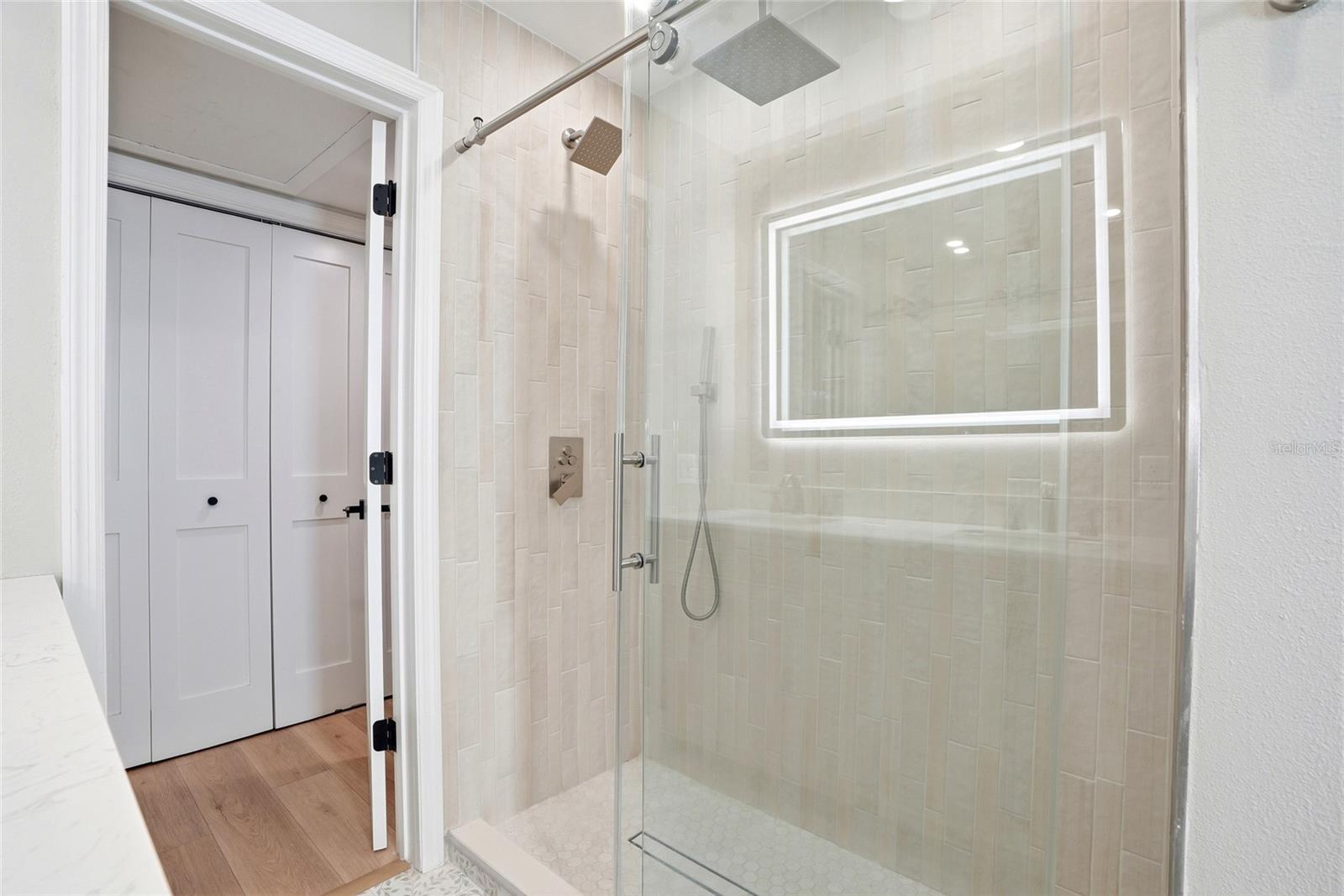 BAYOU HEIGHTS HANLONS - Residential