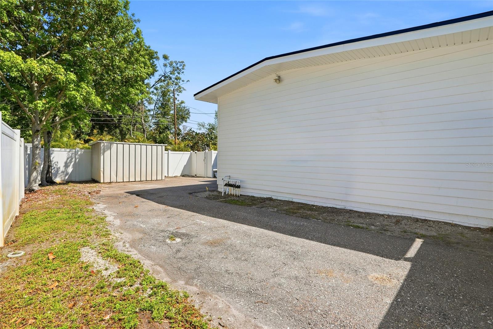 BAYOU HEIGHTS HANLONS - Residential