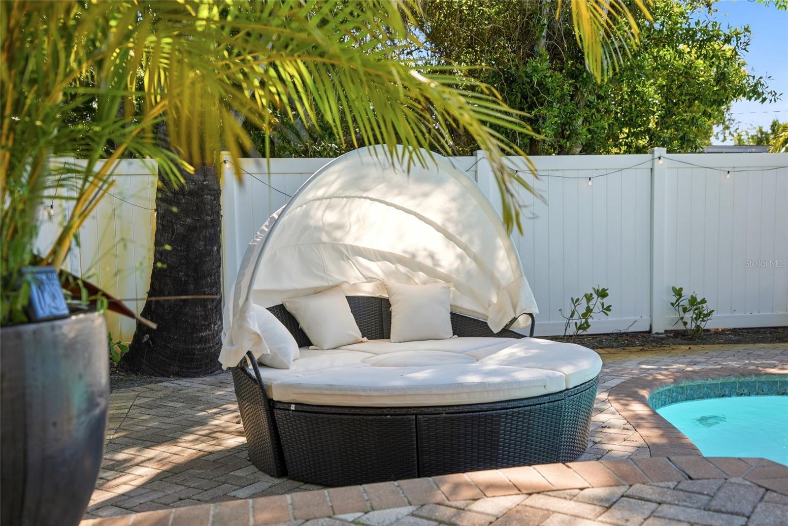 BAYOU HEIGHTS HANLONS - Residential