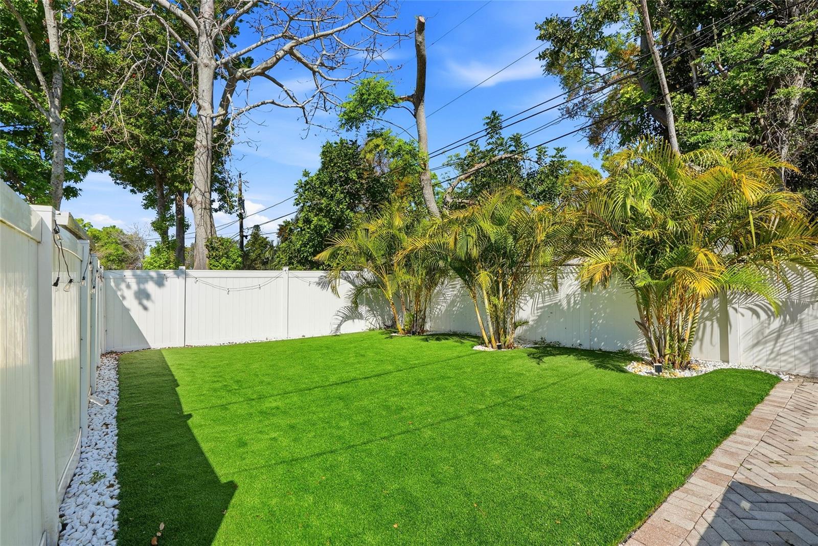 BAYOU HEIGHTS HANLONS - Residential