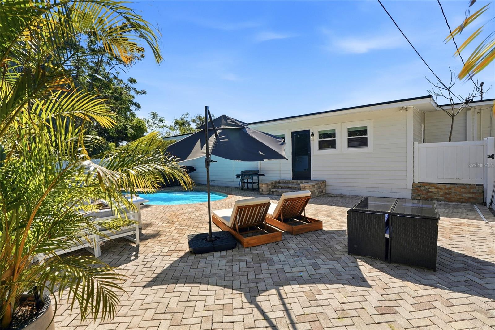 BAYOU HEIGHTS HANLONS - Residential