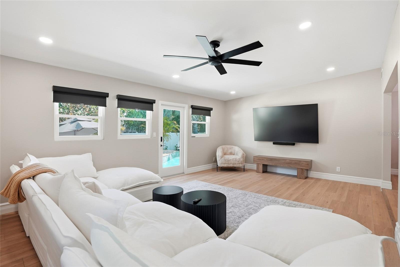 BAYOU HEIGHTS HANLONS - Residential