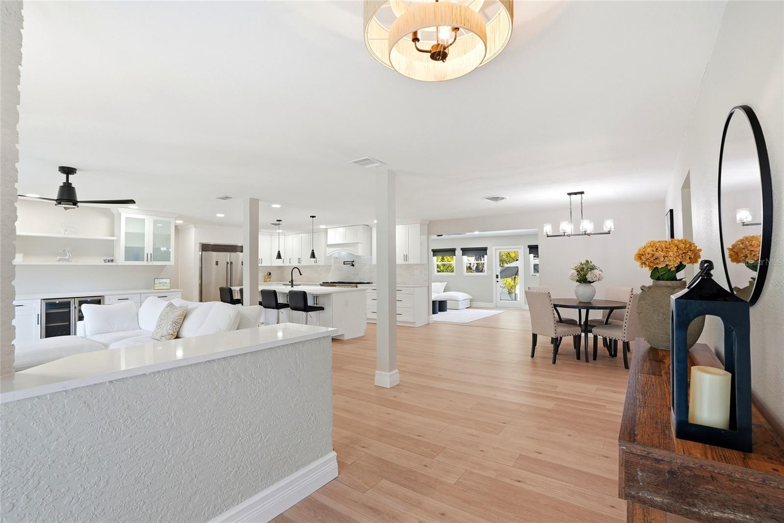 BAYOU HEIGHTS HANLONS - Residential