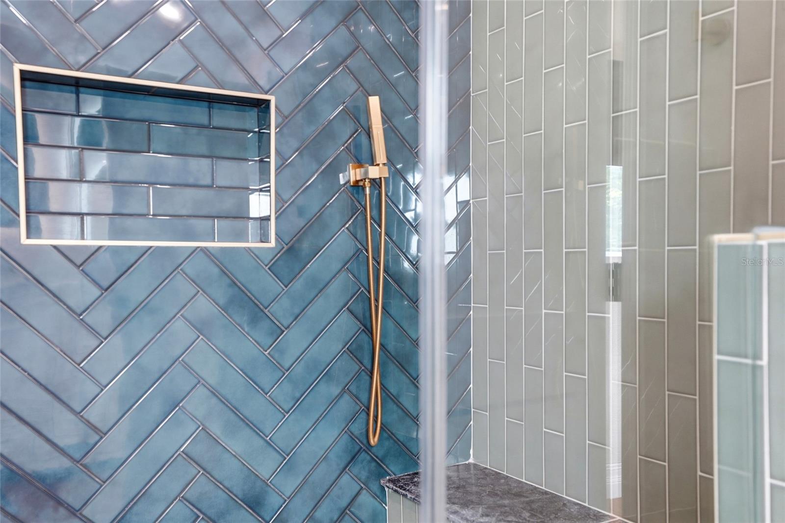 BAYOU HEIGHTS HANLONS - Residential