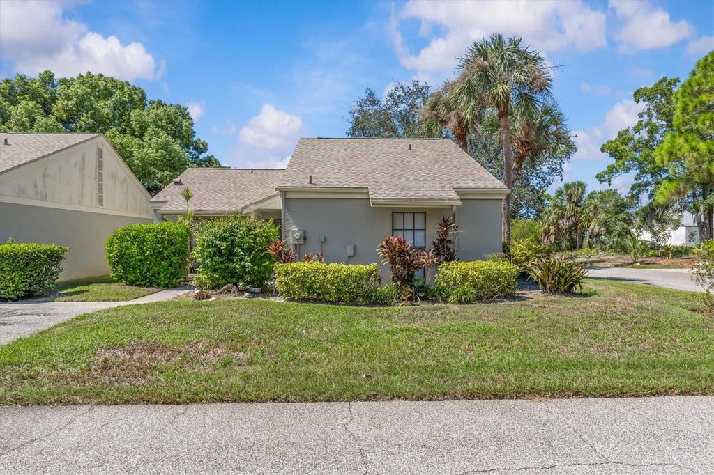 Photo of 1 Windrush Bay Drive, Tarpon Springs, FL 34689 (MLS # TB8551335)