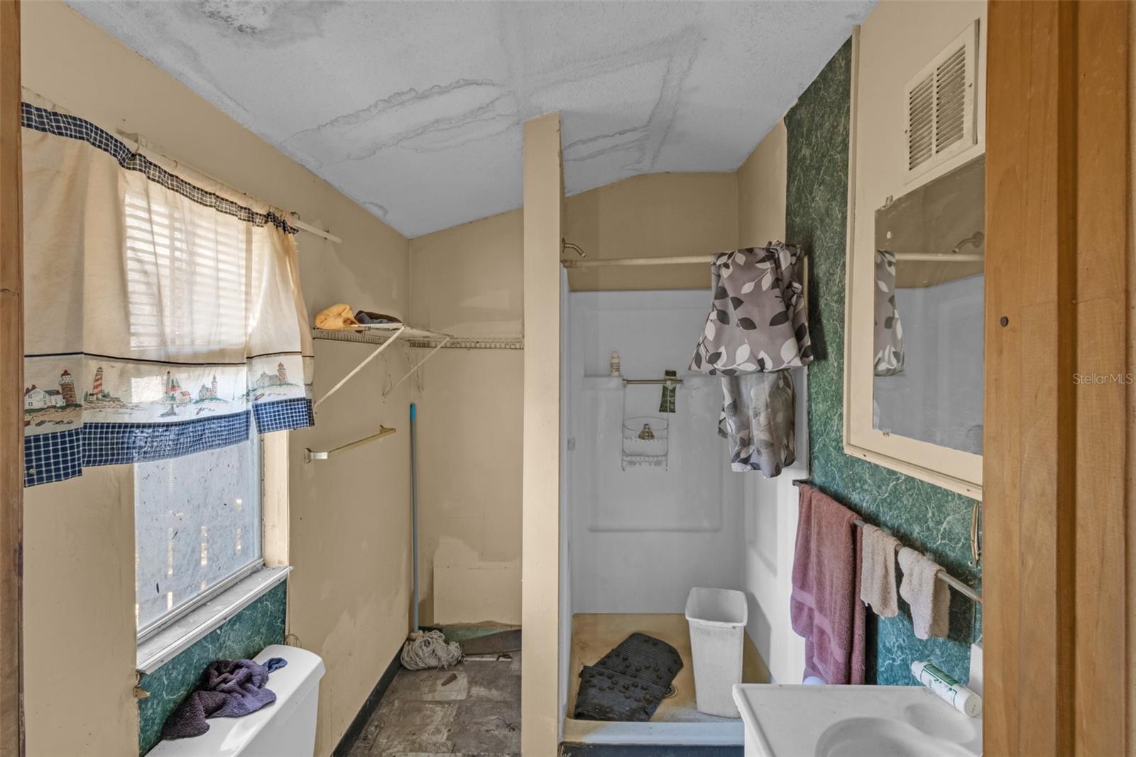 AVONDALE - Residential