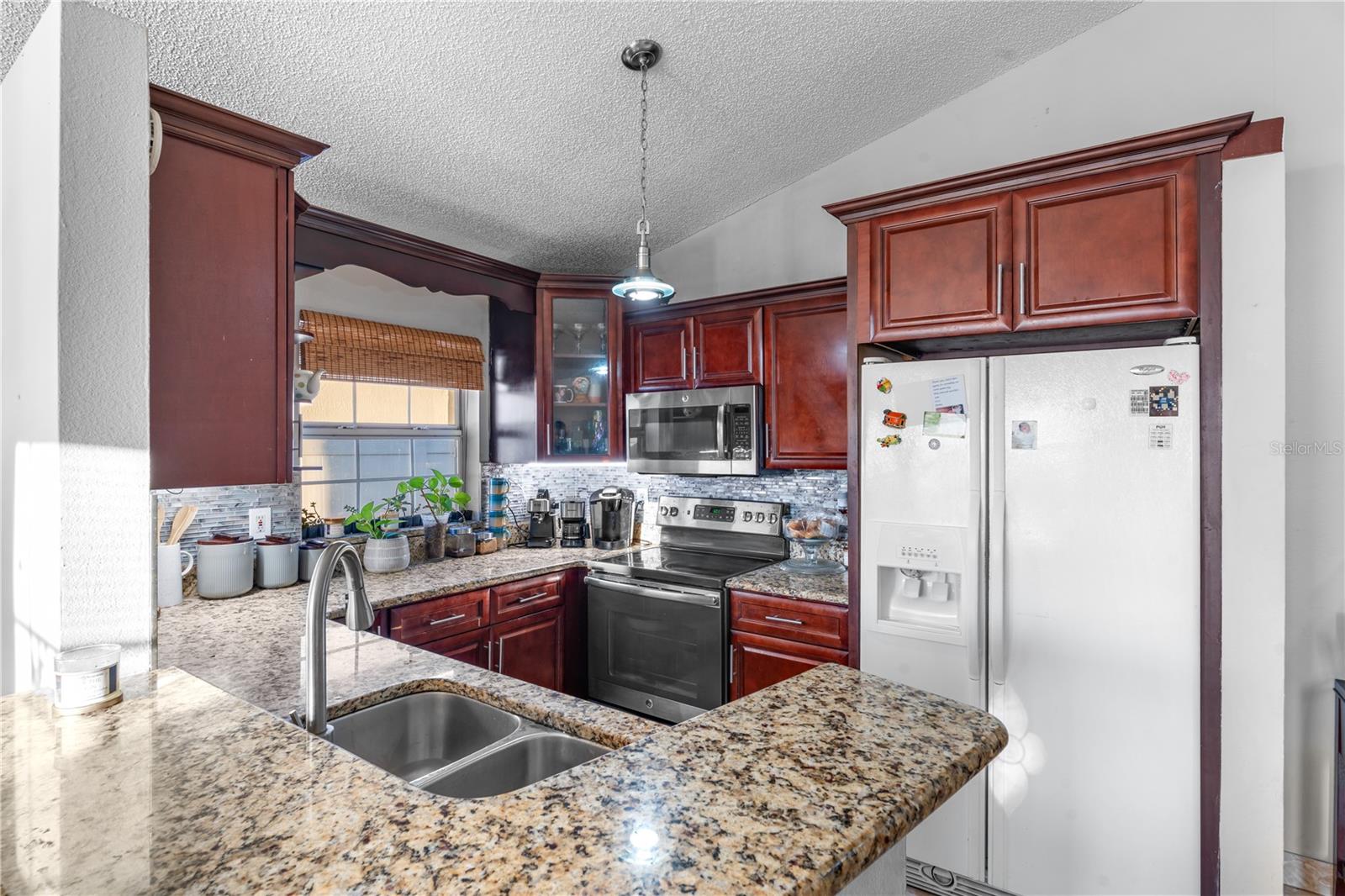 9455 DEARMONT AVENUE