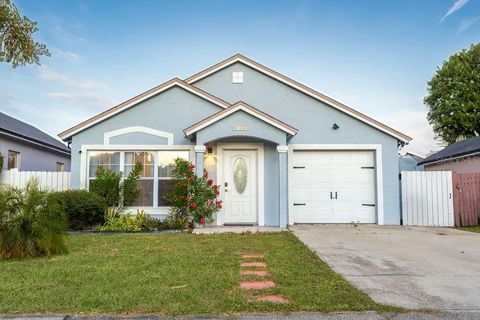 Photo of 9455 Dearmont Avenue, Orlando, FL 32825 (MLS # G5103988)