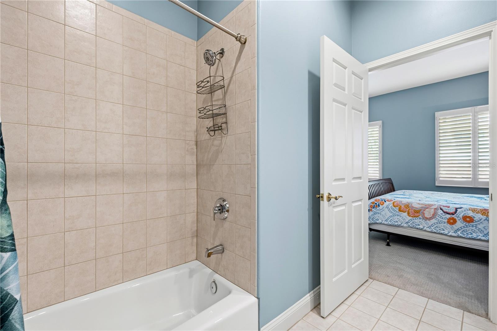 VINOY PLACE CONDO - Residential Lease