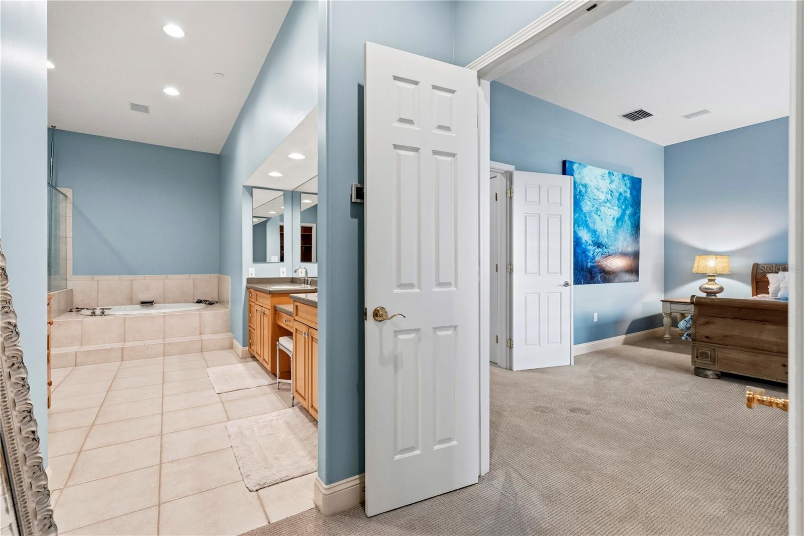 VINOY PLACE CONDO - Residential Lease