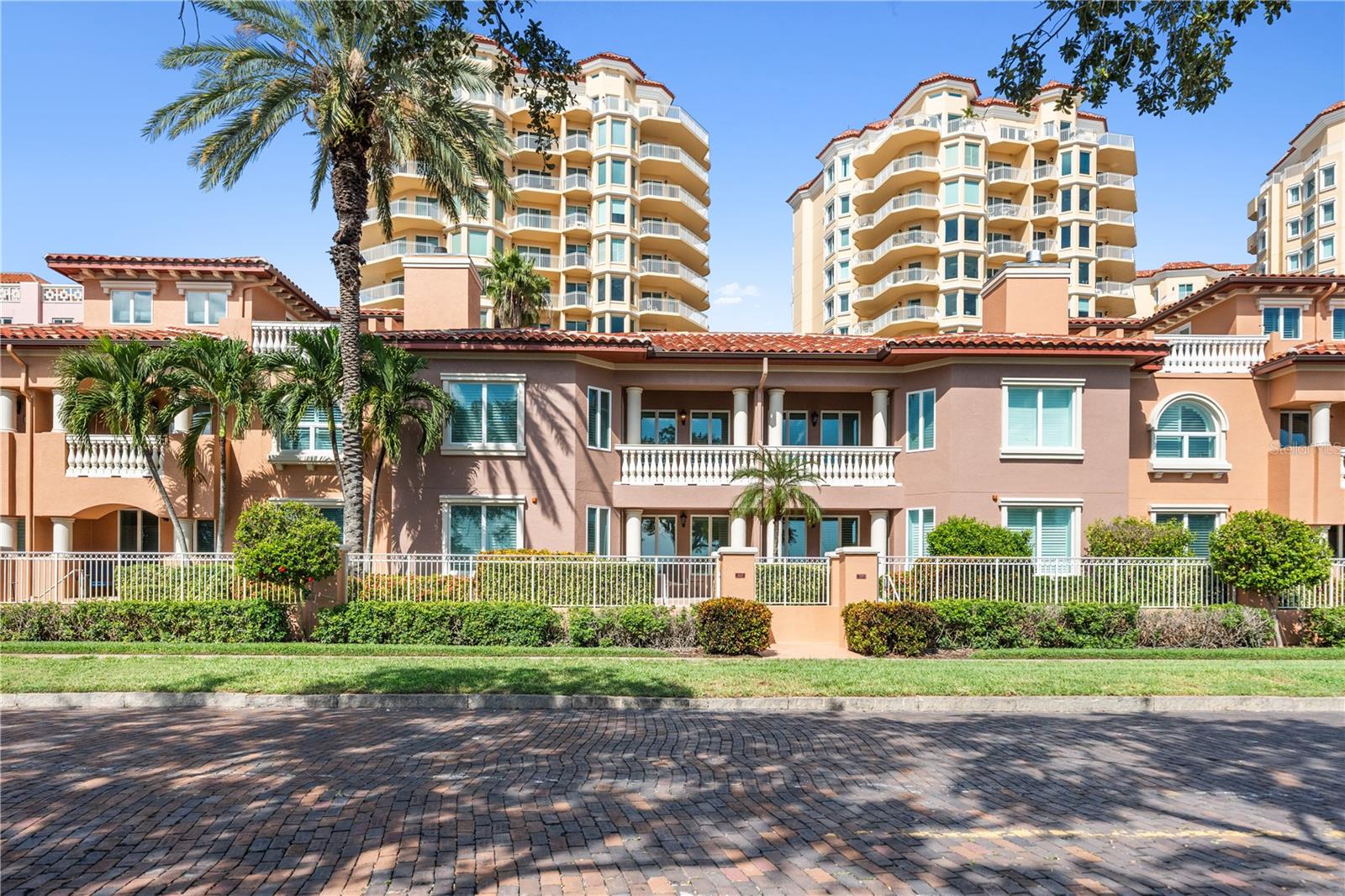 VINOY PLACE CONDO - Residential Lease