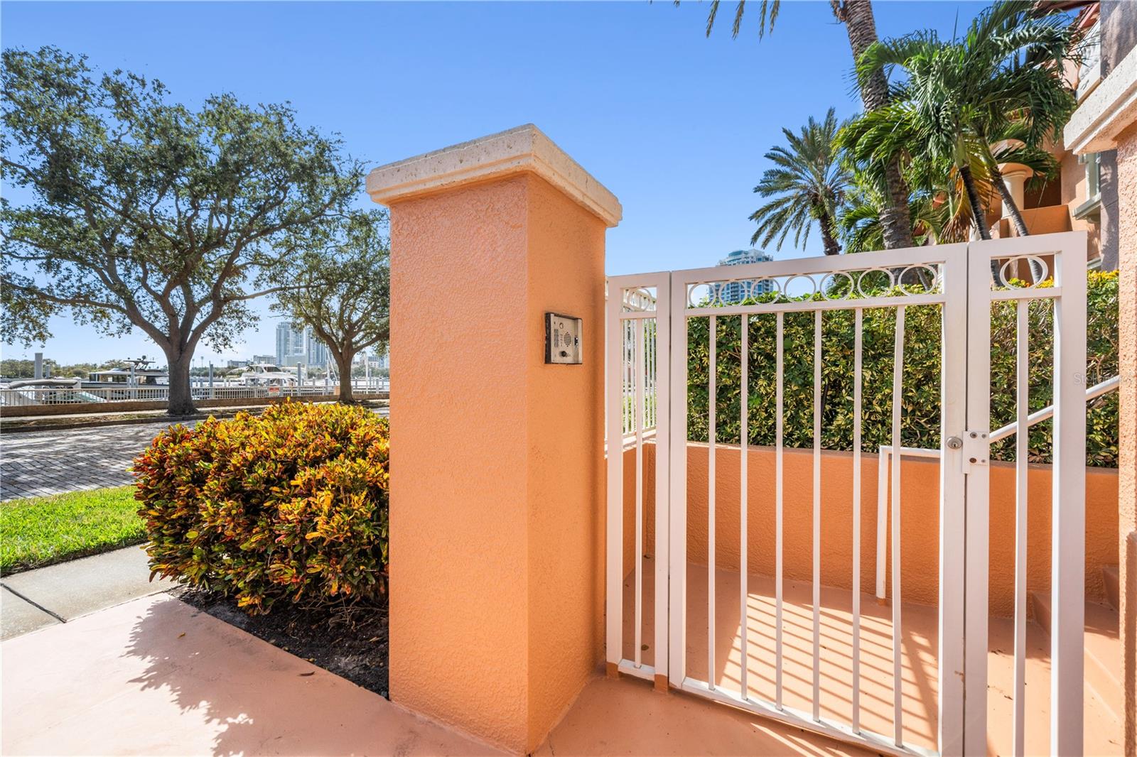 VINOY PLACE CONDO - Residential Lease