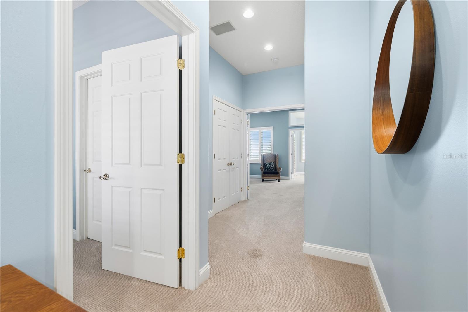 VINOY PLACE CONDO - Residential Lease