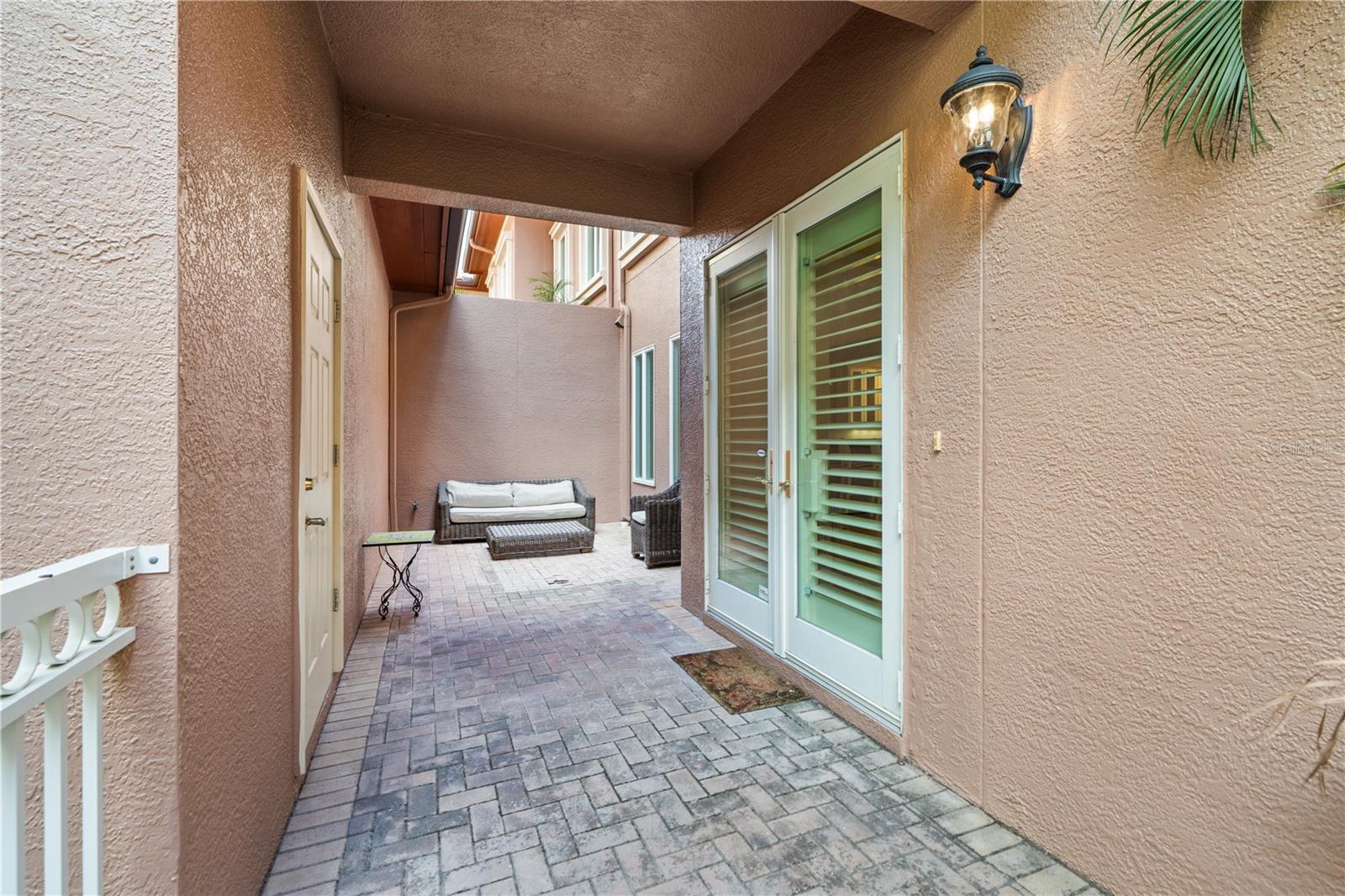 VINOY PLACE CONDO - Residential Lease