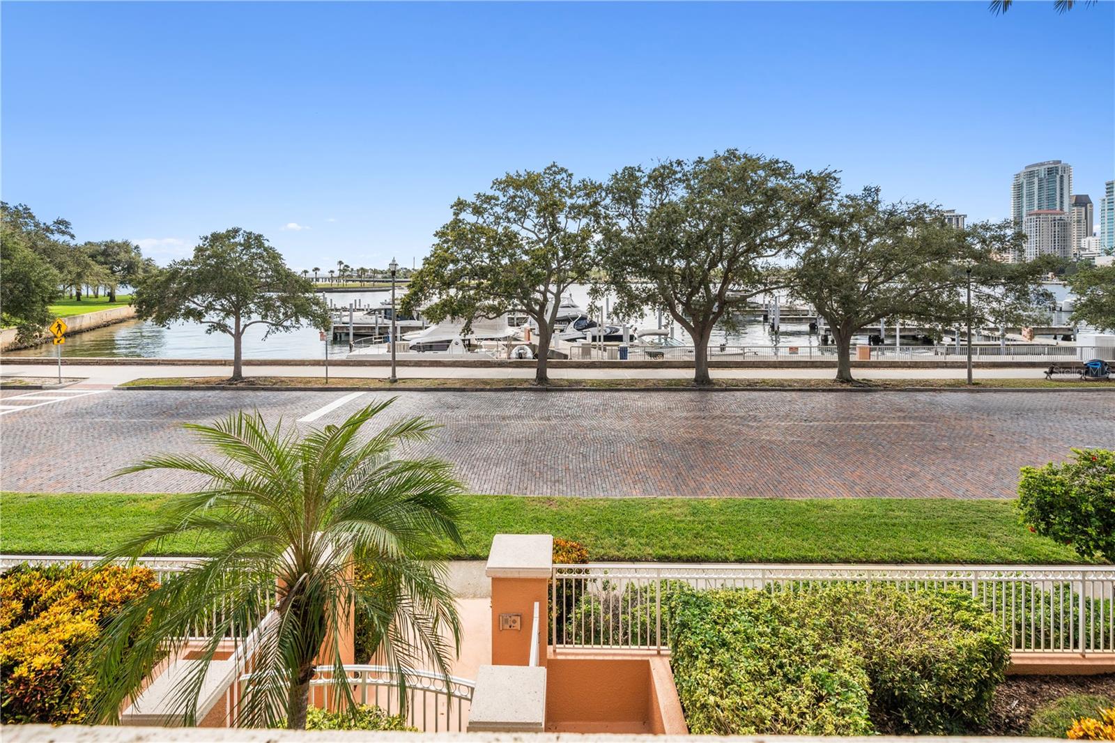VINOY PLACE CONDO - Residential Lease