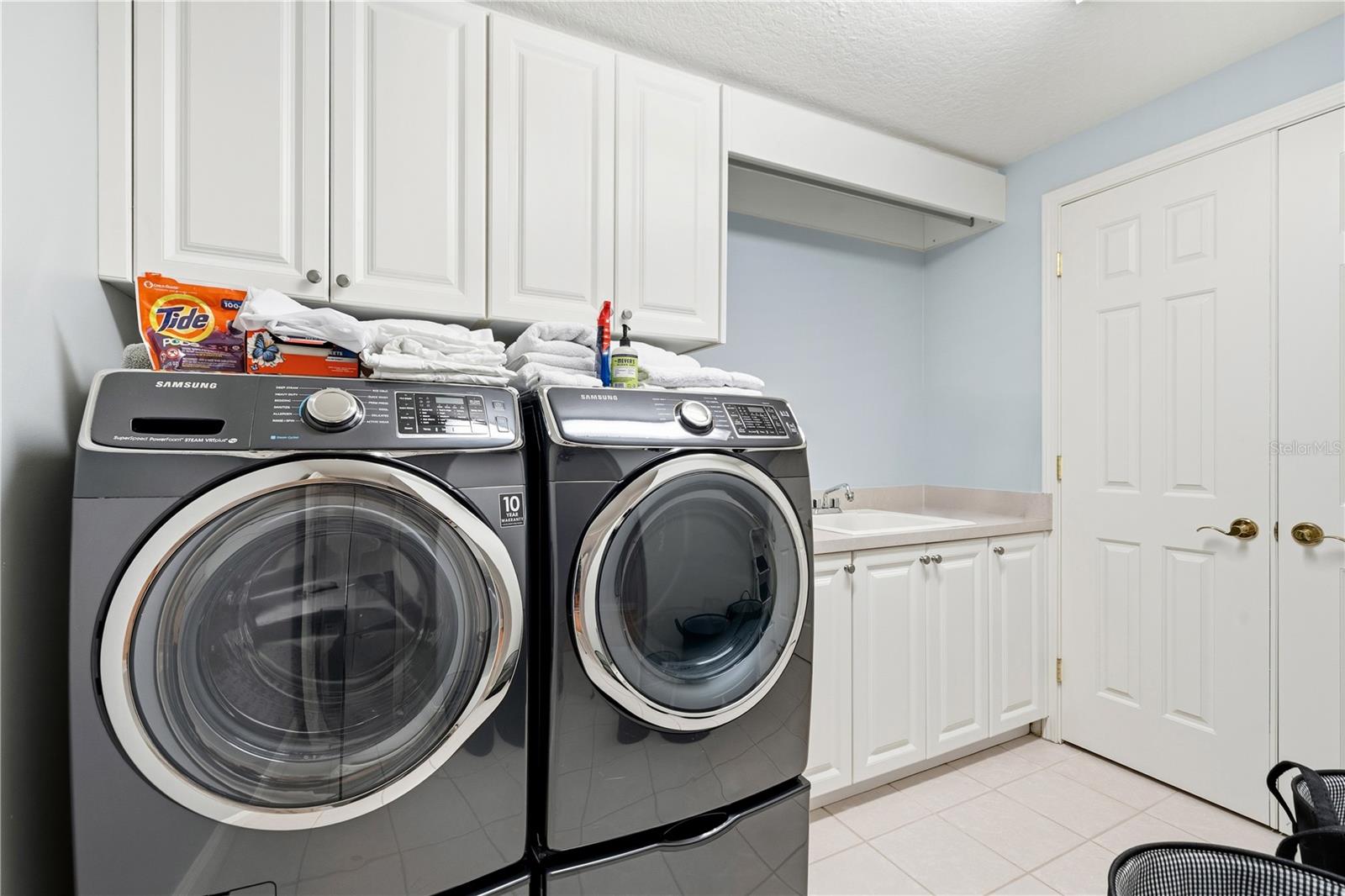 VINOY PLACE CONDO - Residential Lease