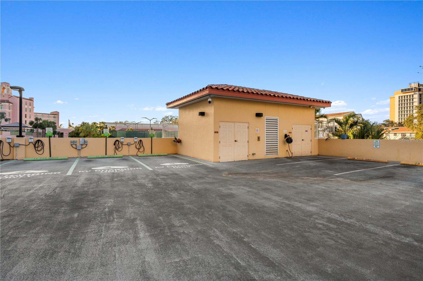 VINOY PLACE CONDO - Residential Lease