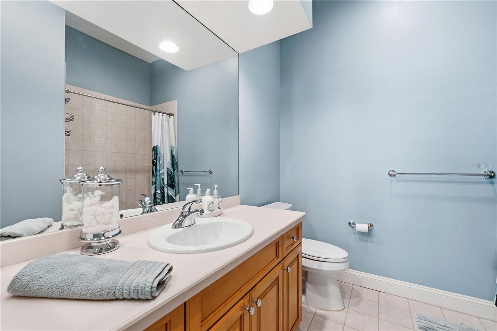 VINOY PLACE CONDO - Residential Lease