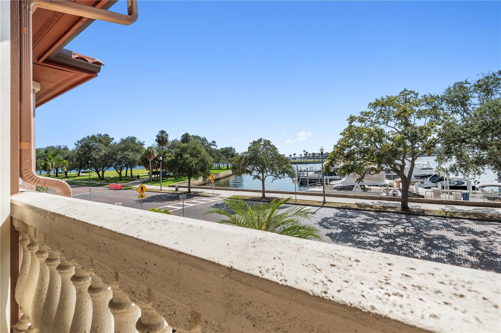 VINOY PLACE CONDO - Residential Lease