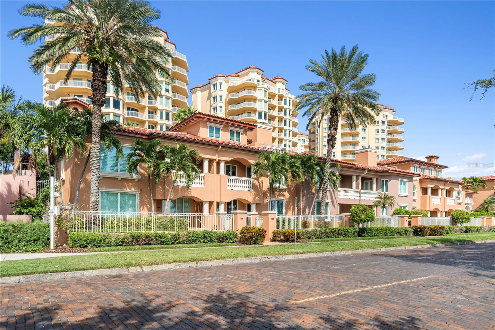 VINOY PLACE CONDO - Residential Lease